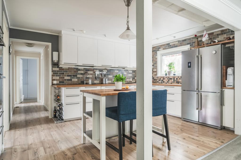 Renoverat kök med köksö!