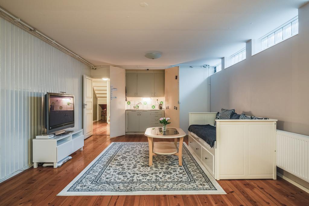 Gillestuga med litet pentry