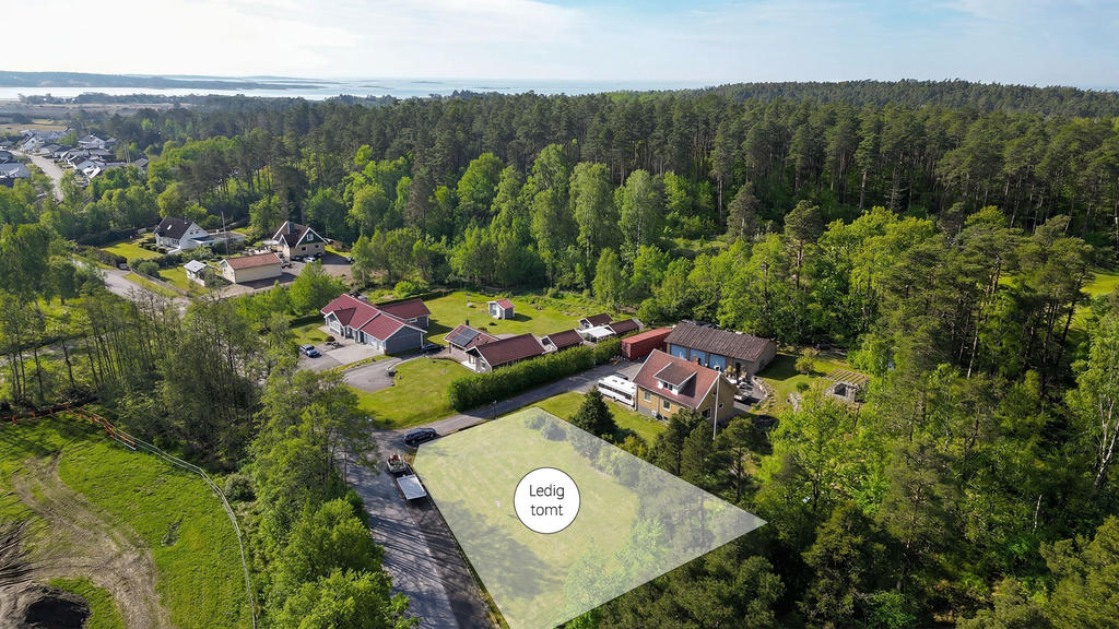 Drönarbild med tomtmarkering