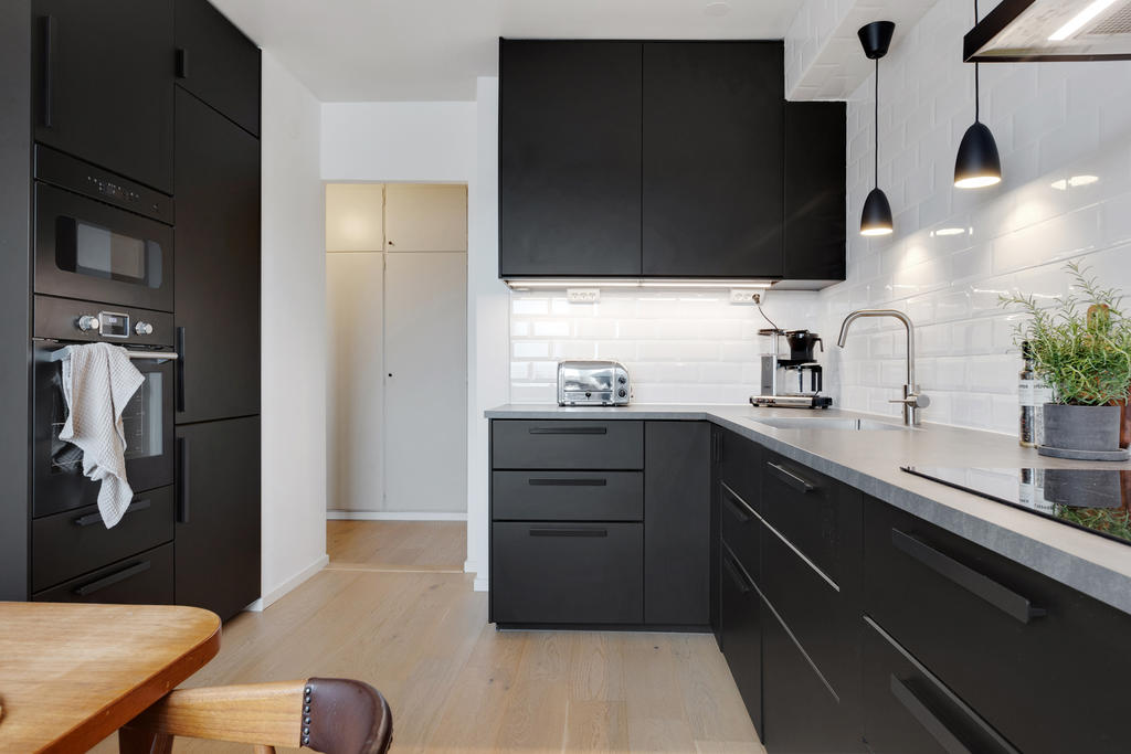 Gott om förvaring och ytor