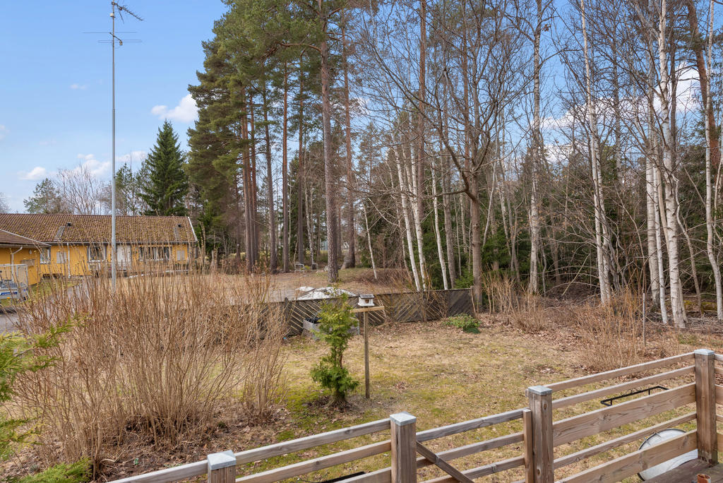 Utsikt från altanen/verandan