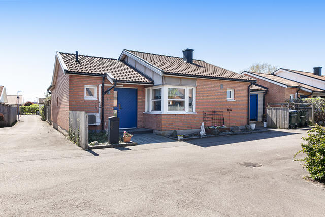Välskött hörnhus på ett plan. Solceller, batteri och Luft/vatten-värmepump!