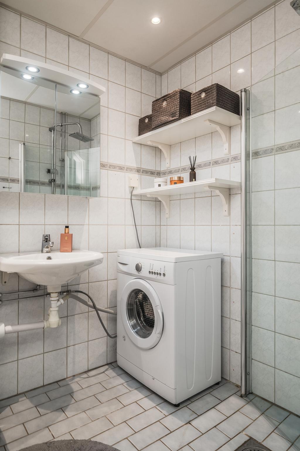 Tvättmaskin finns installerat