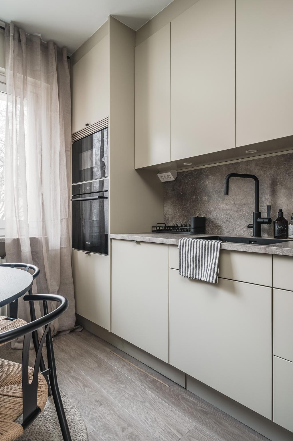 Ugn och micro i bekväm arbetshöjd