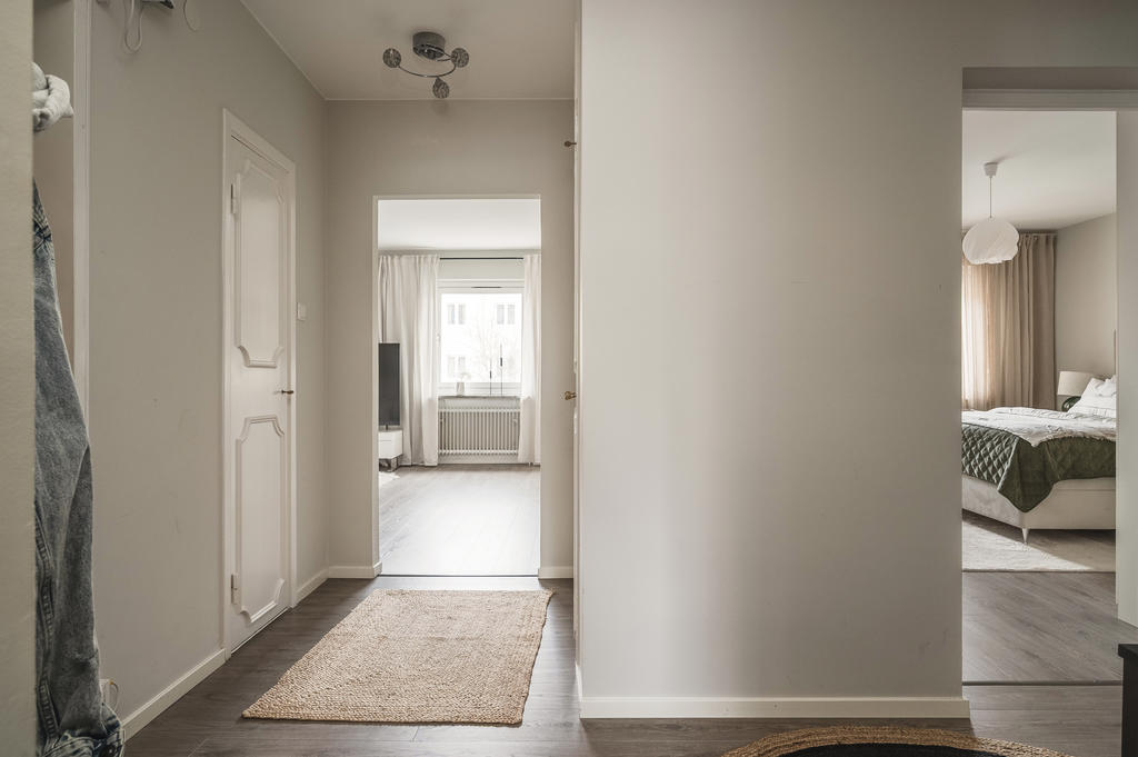 Vy mot vardagsrum och sovrum 1