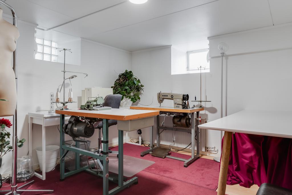 Allrum/hobbyrum i källarplan