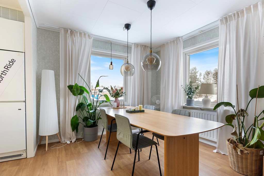 Kök och matplats, övre plan