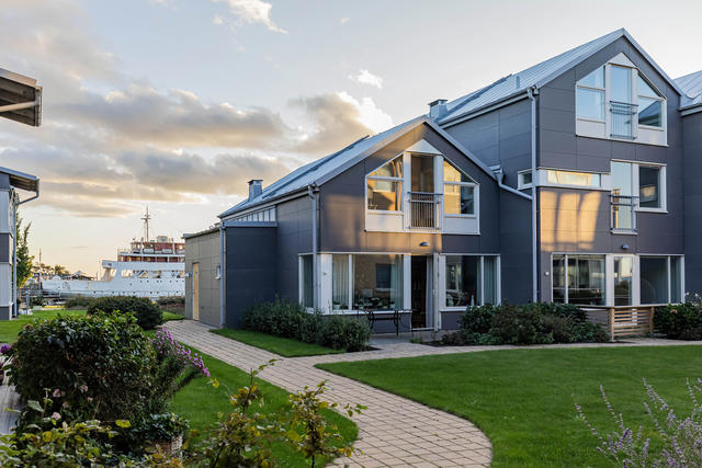 Härlig utemiljö med egen uteplats!