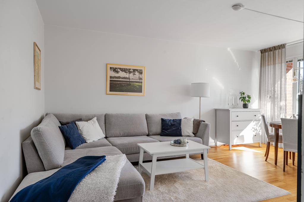 Vardagsrummet har gott om plats 