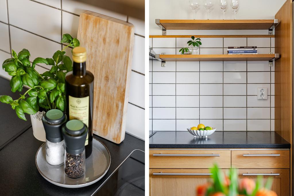 Kök med laminatskiva och kakel vid bänkytorna