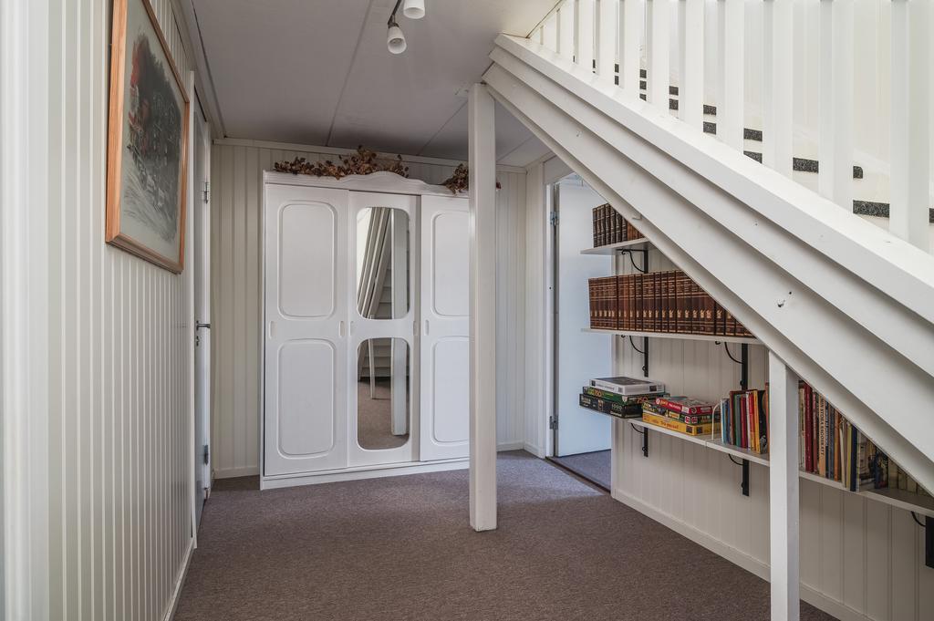 WC och sovrum längre in