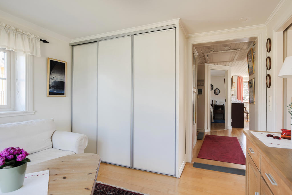 Genomgångsrum som kan bli ett möjligt sovrum eller kontor