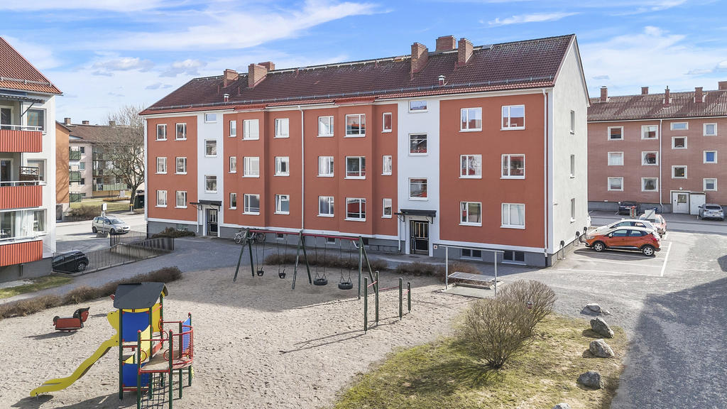 Entrésida mot innergården 