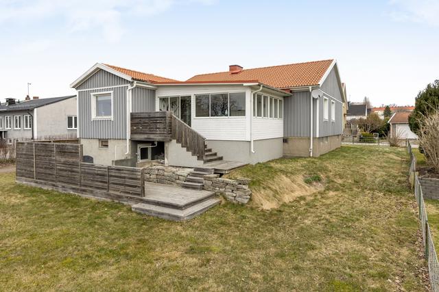 Trapp ned till trädgård