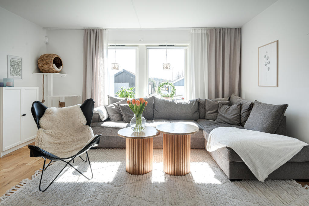 Trevligt stort och ljust vardagsrum