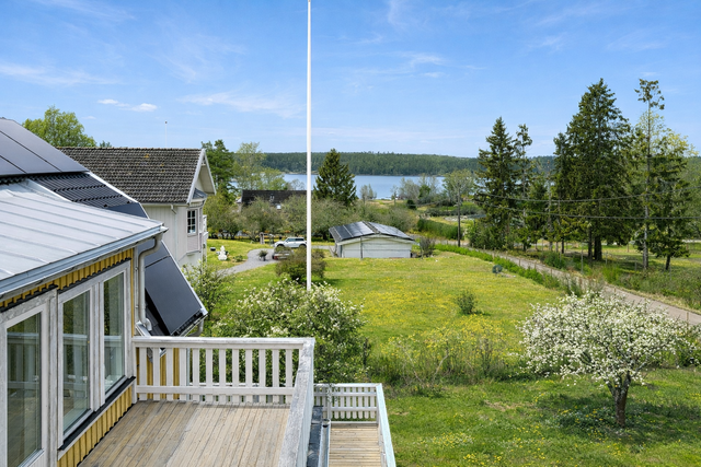 Bilden är en AI-genererad sommarbild. Vissa avvikelser från verkligheten kan förekomma. 