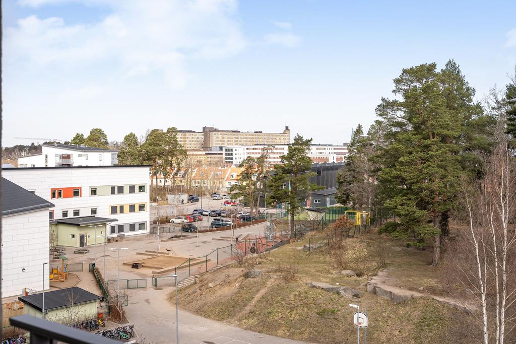 Utsikt över Ekkälleskolans skolgård