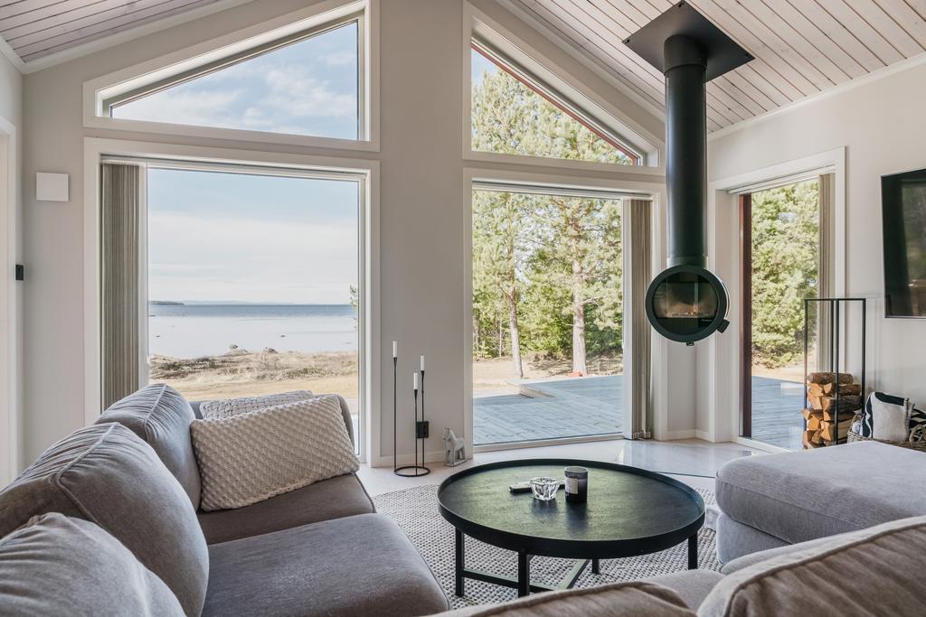 Här njuter du av utsikt och miljö året om, varje årstid har sin charm.