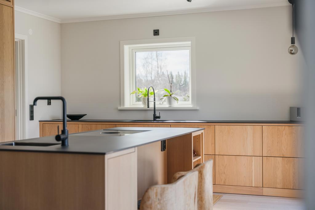 Köket från Ballingslöv kombinerar stil och funktion, med genomtänkta detaljer i varje del.