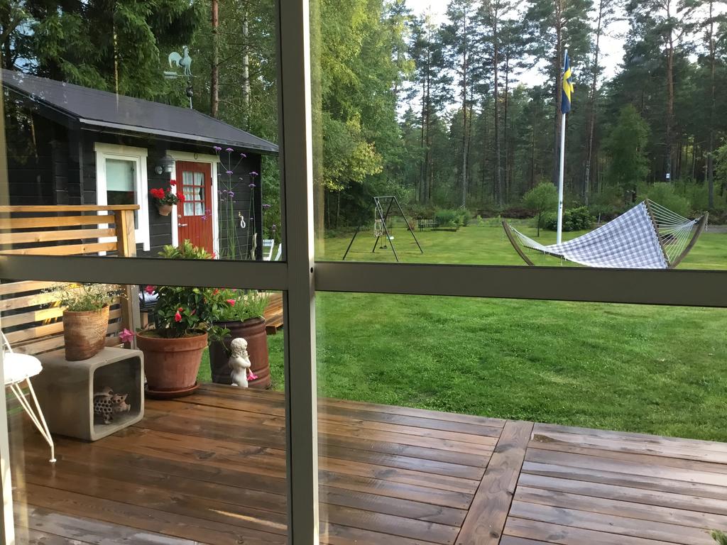 Omgiven av skog och natur (säljarens sommarbilder)