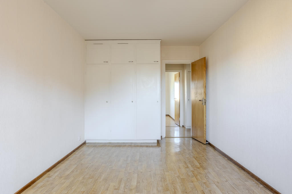 Sovrum 2 med inbyggda garderober