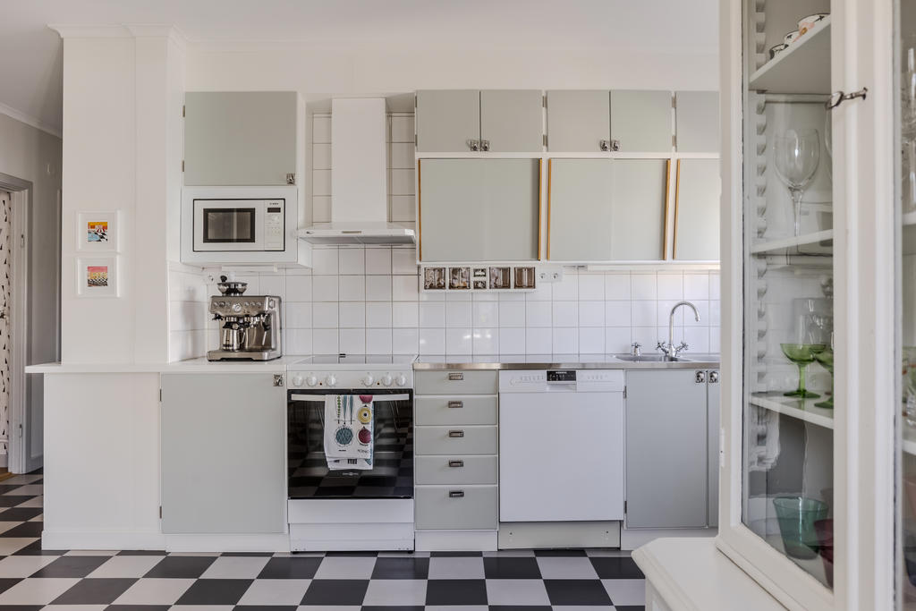 Köket är renoverat i äldre stil