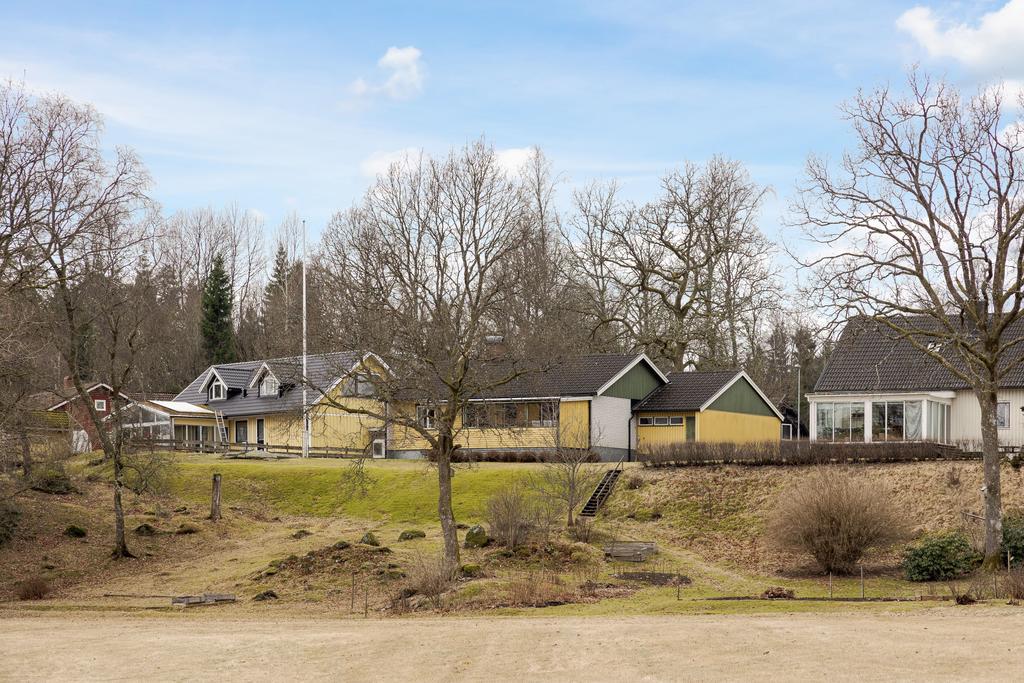 Hagvägen 5 från trädgårdssidan.