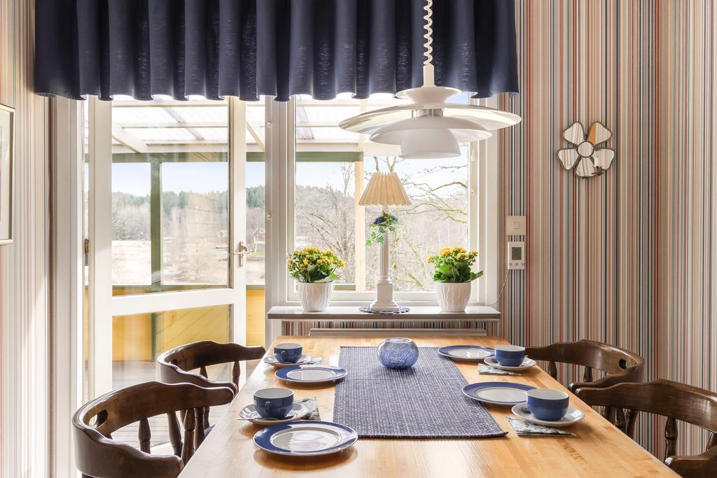 Altanen finns precis utanför köket.