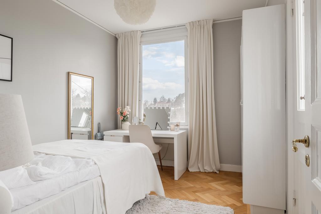 Sovrum med fransk balkong plan 1