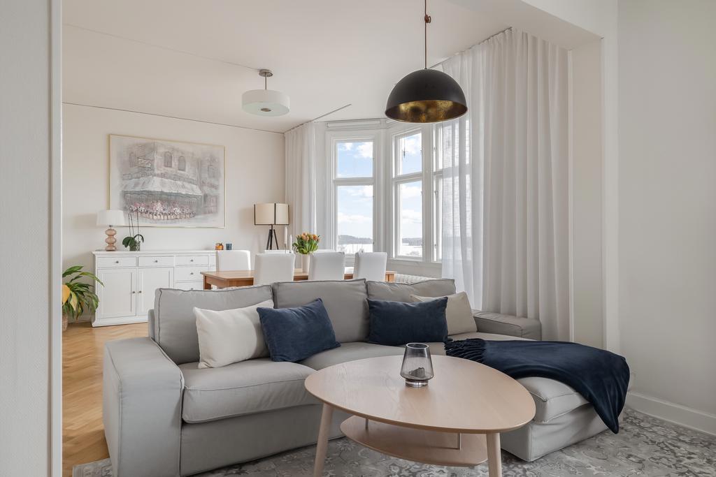 Vardagsrum med soffgrupp plan 1