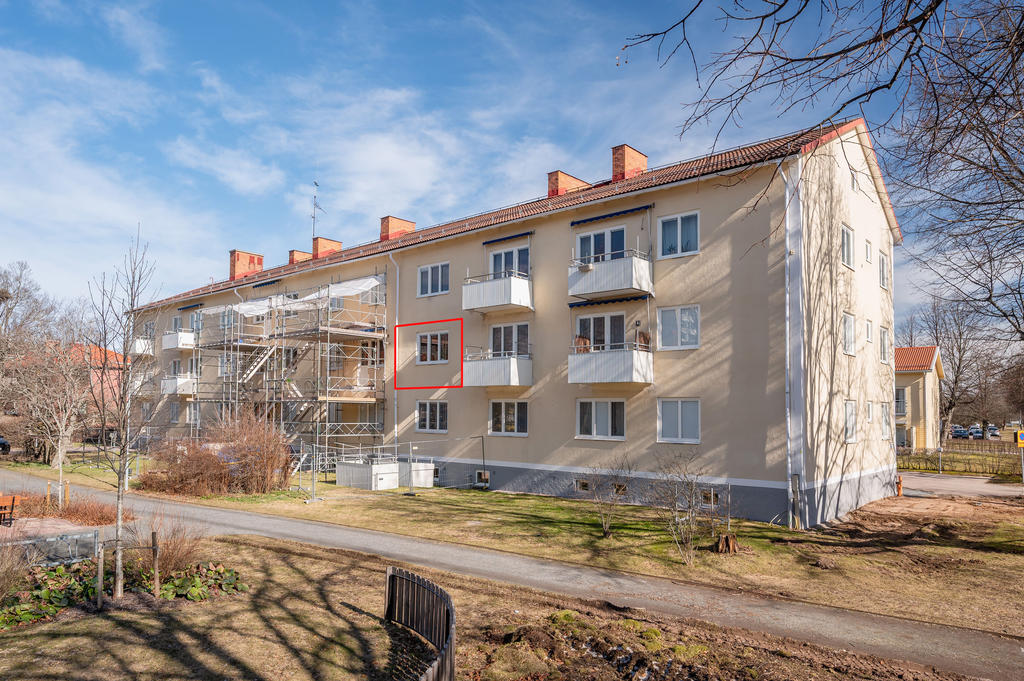 Andra våningen med utsikt över parken!