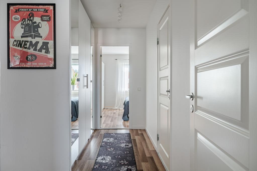 Vy mot sovrum 1 från sovrum 2