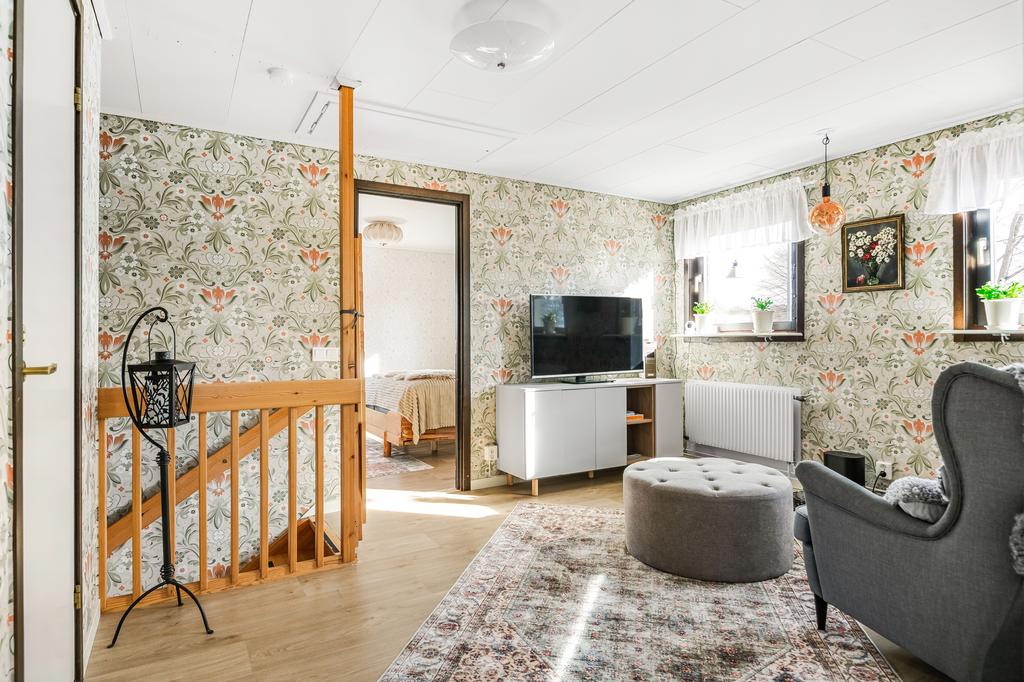 Stora hallen uppe används idag som ett tv-rum. 