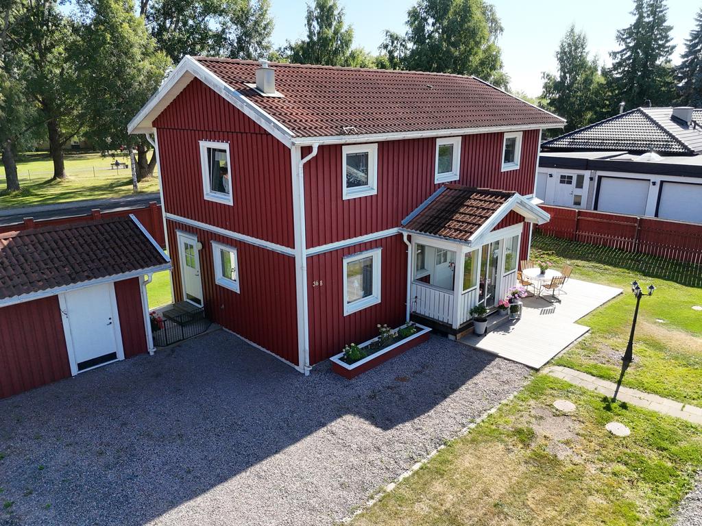Framsidan av huset. 