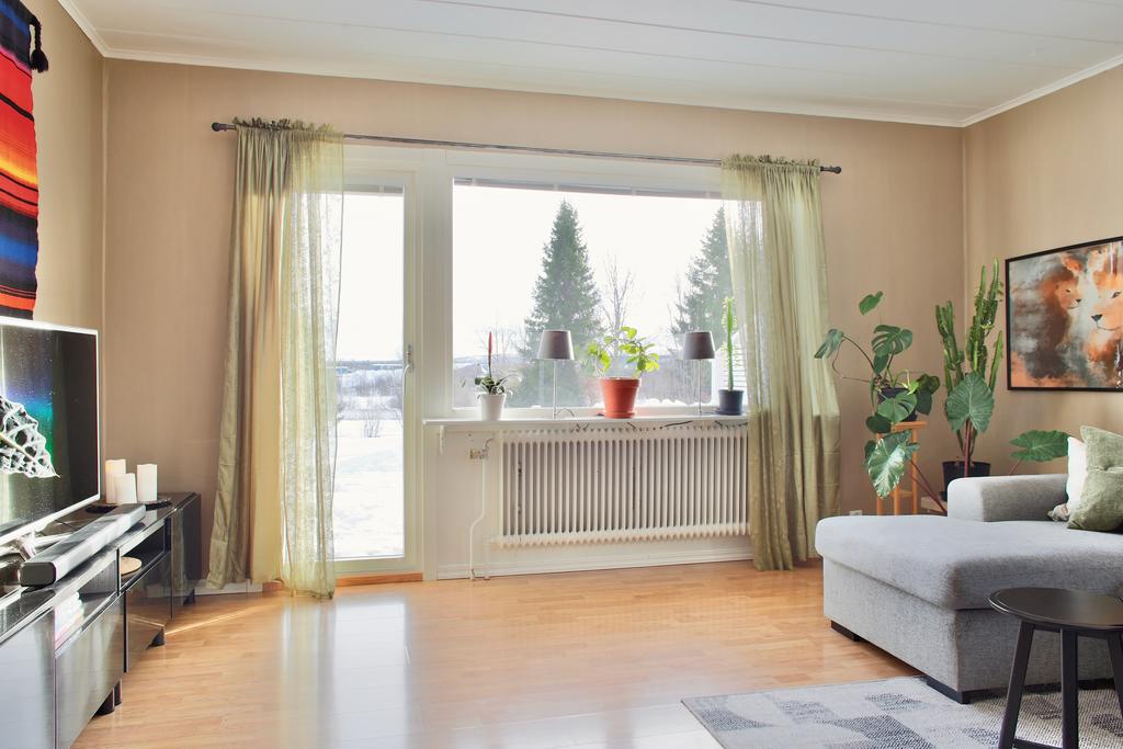 Utgång till altanen mot bakgården