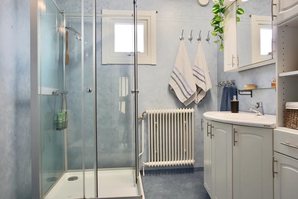 Badrum med våtrumsytskikt 