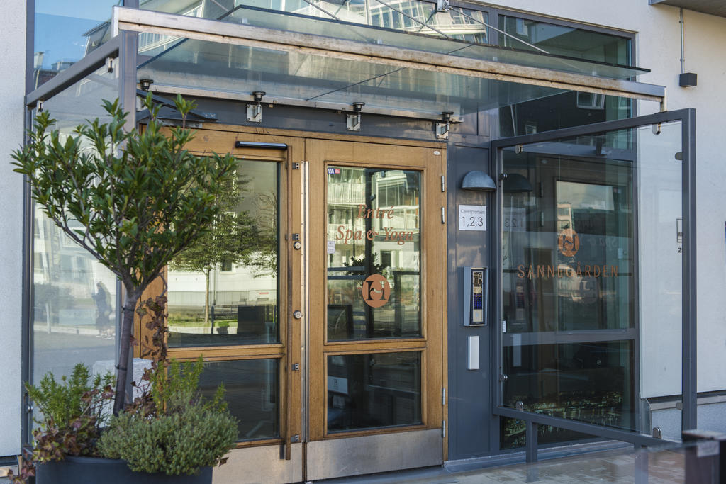 I Sannegårdshamnen finns Hagabadet som erbjuder både spa och träning