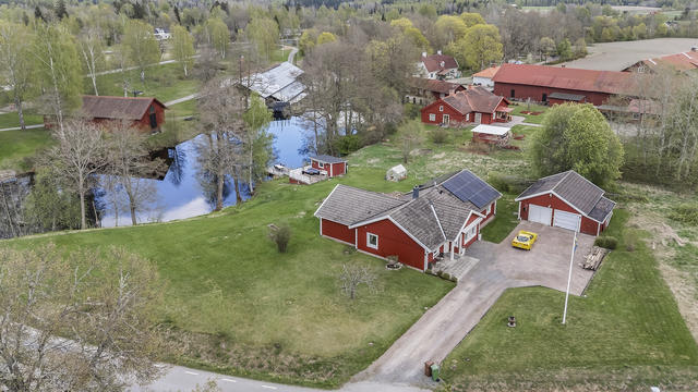 Välkommen till vackra Karmansbo 48!