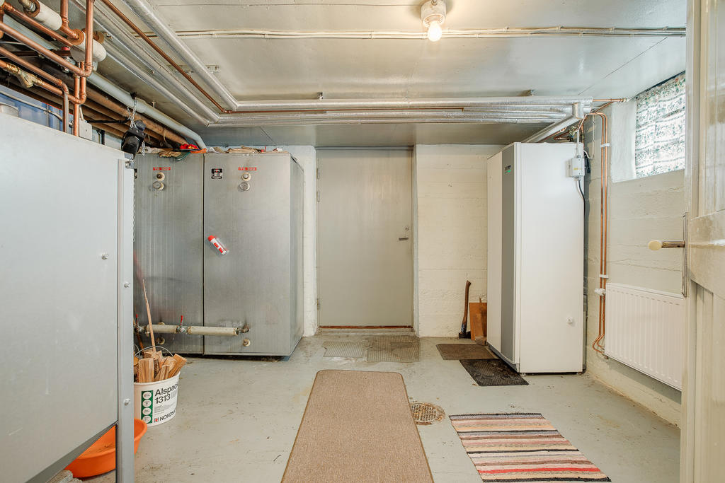 Pannrum Bergvärmepump från NIBE & pelletsanläggning är kvar.