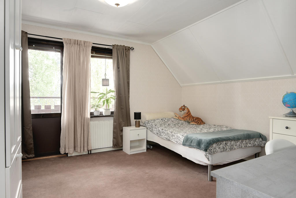 Sovrum 2- övre plan