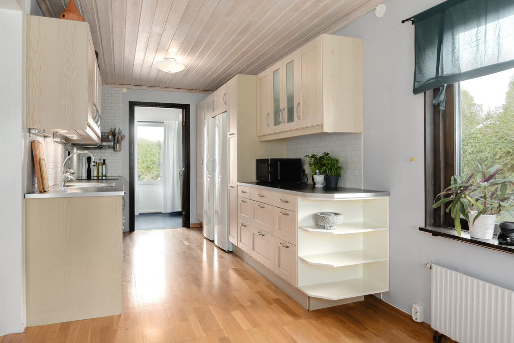 Köket mot tvättavdelning