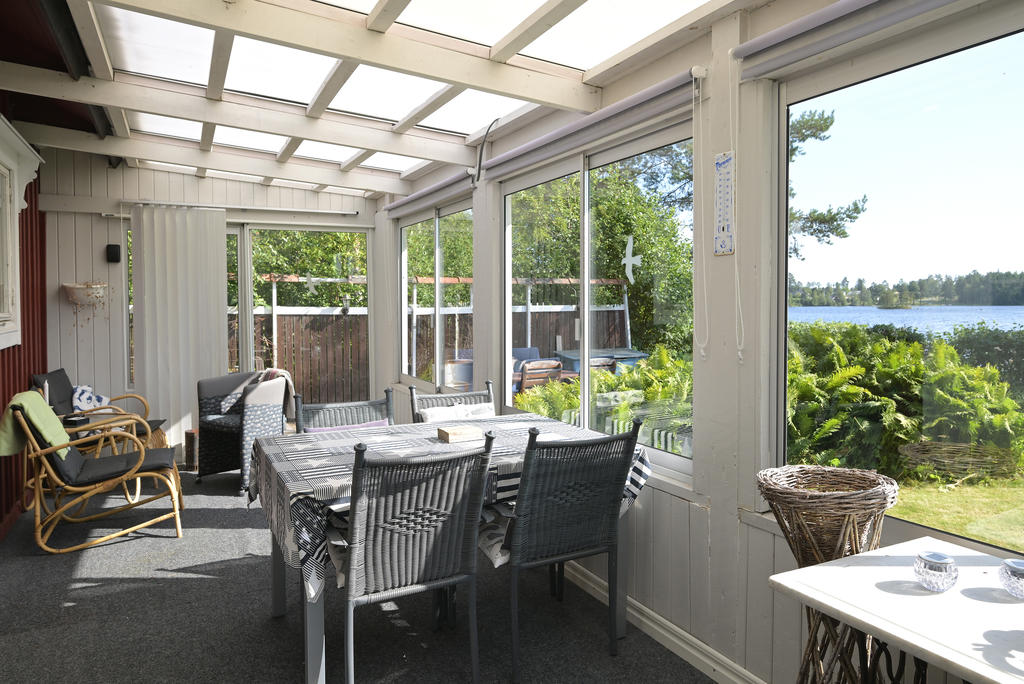 Inglasade altanen vid entren