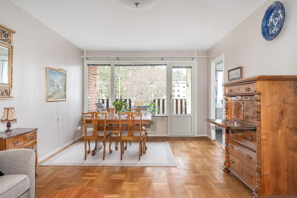 Gott om plats för såväl soffa som matbord