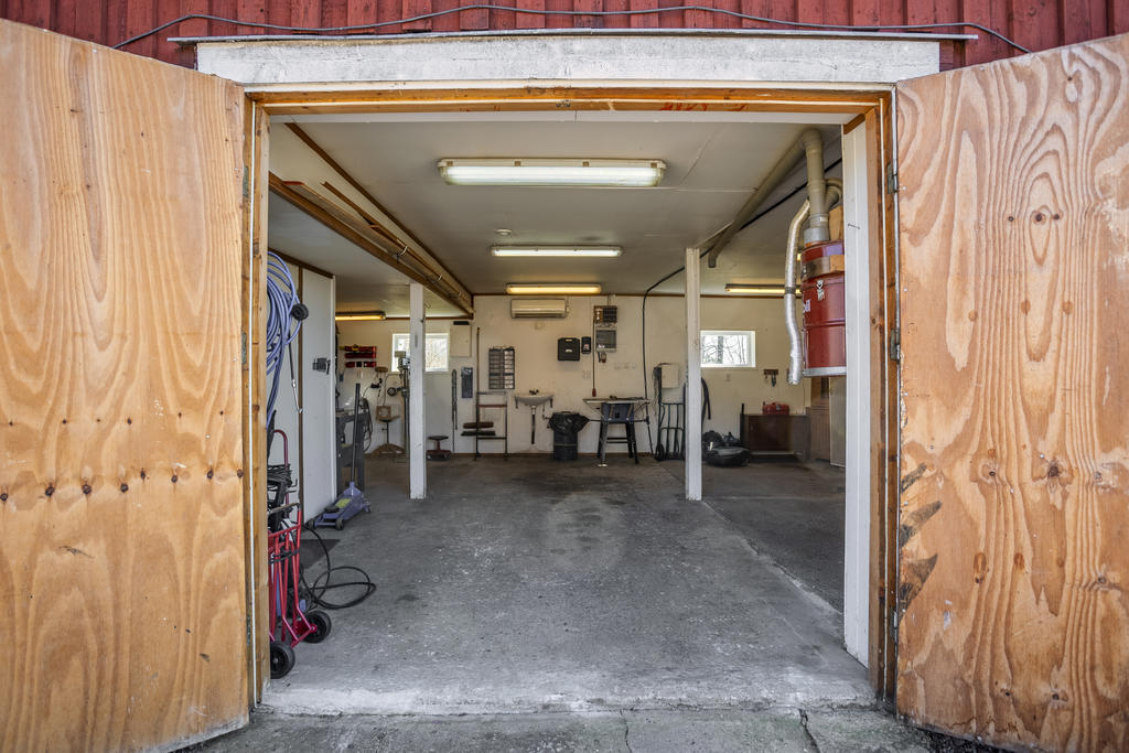 In till det fina och generösa garaget