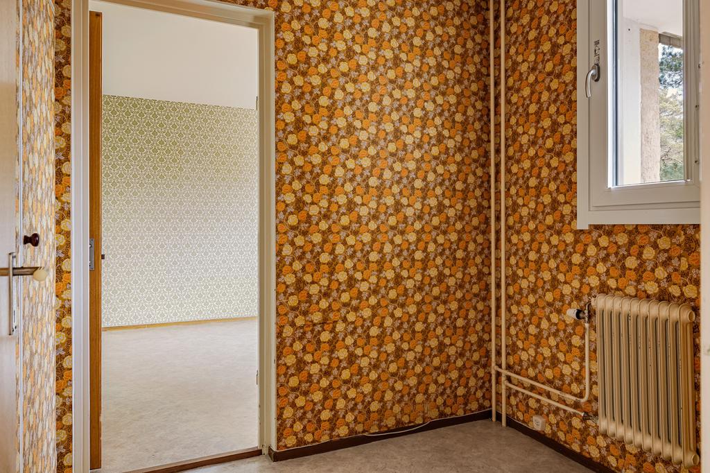 Passage mellan kök och sovrum som kan användas som tex walk-in closet eller kontor. 