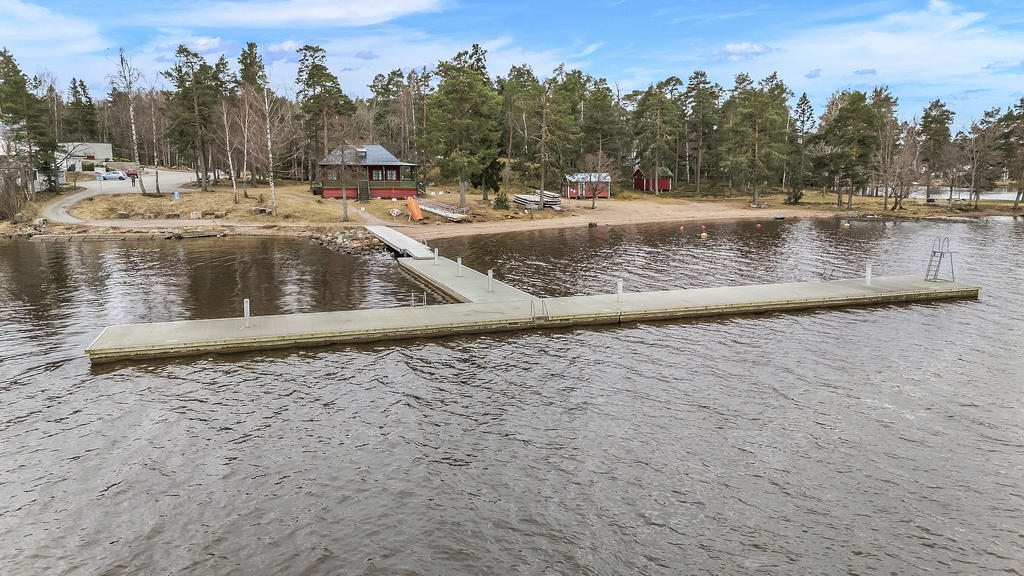 Badplats en kort promenad bort