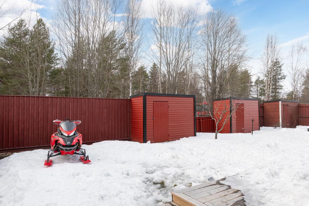 Nära till naturen och Ormbergets friluftsområde med slalombacke, elljusspår m m.