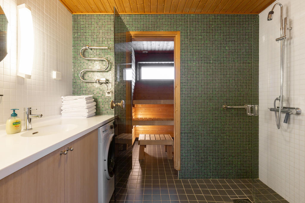 Bilderna kan vara från olika typlägenheter och skilja i planlösning, färgval etc.