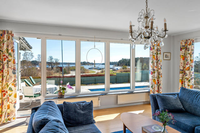 Vardagsrum på entréplan.