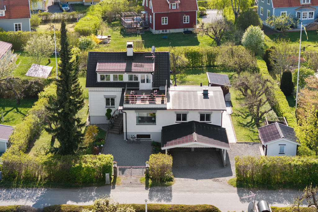 Välkomna hem till Jupitervägen 23.